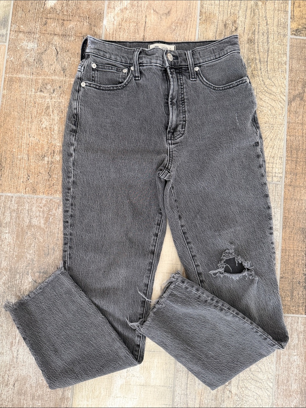 Madewell The Perfect Vintage Jean Size 24 Black Distressed